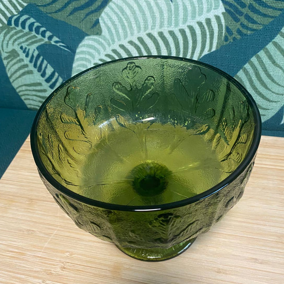 Vintage Green Glass Leaves Pattern Large Serving Pedestal Candy Dish - Picture 5 of 9